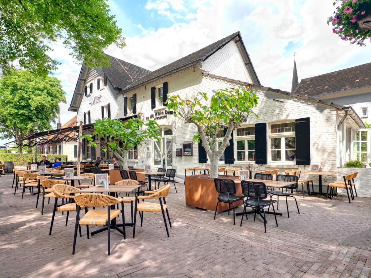 In De Witte Dame Hotel Bar Kitchen Apartments Grubbenvorst Екстериор снимка